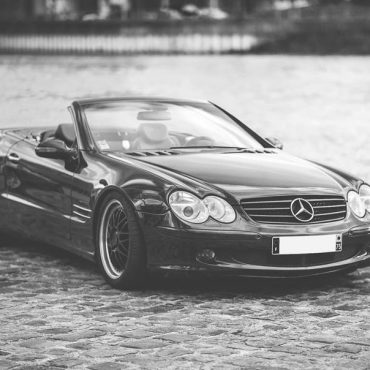 Eis um projeto elaborado num Mercedes SL. Tive a ideia para este projecto cerca de 8 meses depois de possuir o carro. O Mercedes SL é um carro bonito mas muito banal para mim... e para alcançar o meu patamar de excelência tinha como objectivo rebaixar, trocar jantes e uma linha de escape! Todos os detalhes aqui!