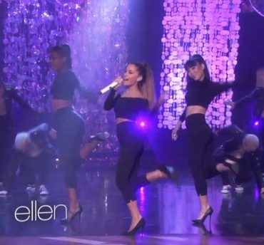 Faz um intervalo e desfruta dos vídeos que destacamos para hoje. Todos os dias, à tarde, apresentamos vídeos escolhidos a dedo, sem nunca teres que sair desta página.