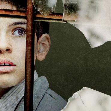 Corre, Rapaz, Corre é mais uma obra cinematográfica assente na história do genocídio nazi sobre o povo judeu. A característica de ser do ponto de vista de uma criança, também não é nada de novo na história do cinema. De qualquer forma vale o esforço da sua criação.