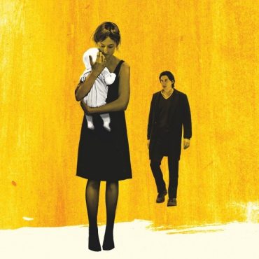 Com um início surpreendente, pela originalidade do momento criado em tom de “comédia de situação”, Corações Inquietos começa bem, mas à medida que se adentra no conflito proposto, vai deslizando numa espiral de incompreensível falta de gosto e de noção de coerência no domínio cinematográfico.