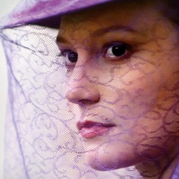 São muito poucos os realizadores que conseguem um bom resultado quando se embrenham em retratos de estados psicológicos como a frustração permanente, o tédio e a apatia. O motivo do problema é claro: como fazer que resulte falar nestes temas sem causar no espectador os mesmos sentimentos sofridos pela personagem? Esse mérito toca a muito poucos, àqueles a quem realmente se deveria tratar por génios, o que definitivamente não é o caso.