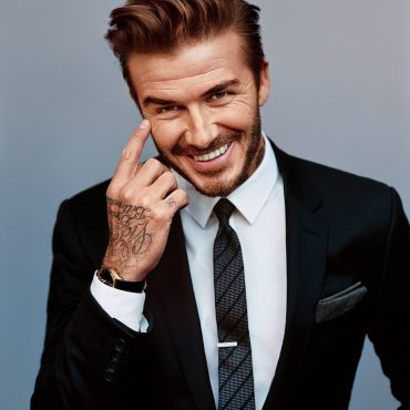 David Beckham estreou-se não com uma mas com duas capas para a edição de Abril da revista GQ norte-americana.