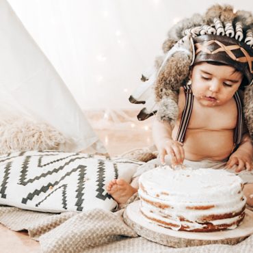 Há uns 6 meses que a temática para a sua festa de anos estava pensada e sabíamos que queríamos algo relacionado com o tema “Wild One”... mas o Corona trocou-nos as voltas.